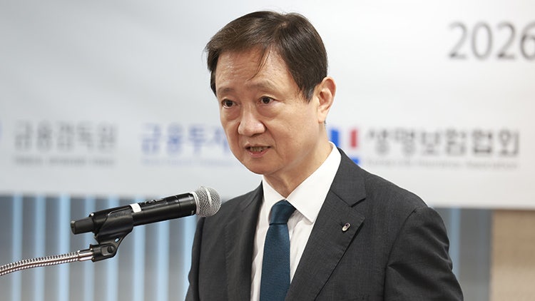 <b>이찬진 금감원장</b> "'드러누워서라도 막았어야' 발언은 '투자자 보호' 취...