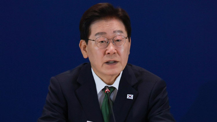 李대통령, 日<b>구마모토 강진</b> 피해 위로…"조속히 수습되길"