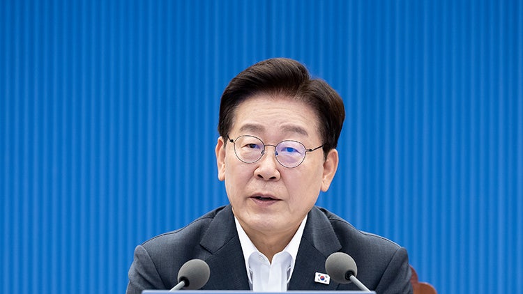 李대통령 "<b>선택적 모병제</b> 도입"…징병제 유지하며 모병 확대