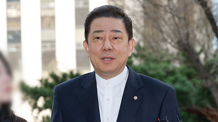 <b>김병기 수사</b> 11개월째 결론 못 내…경찰 <b>수사</b>심의위서 적정성 따진다