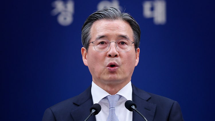 <b>김용범</b> 靑 <b>정책실장</b> 사의 표명…李대통령 수리