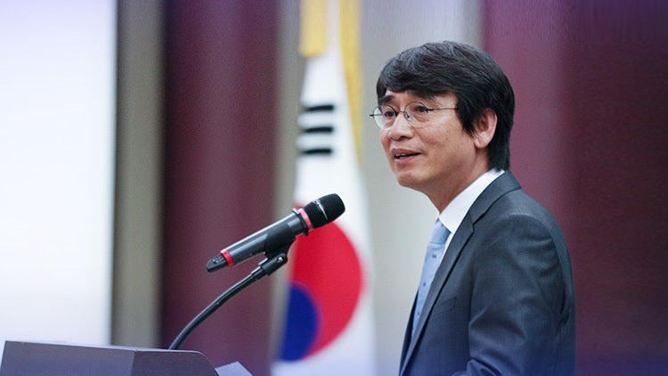 <b>유시민</b> "李대통령, <b>검찰개혁</b> 놓고 지금까지 국민 속였다" 맹비난