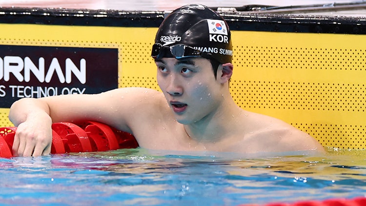 [아시안게임] '2연패 향한 순조로운 출발'…<b>황선우</b>, 남자 자유형 200ｍ 2...