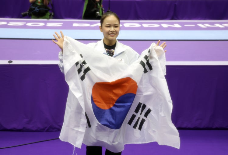 [<b>아시안게임</b>] '그 아버지에 그 딸'…기계체조 <b>여서정</b>, 8년 만에 도마 금...