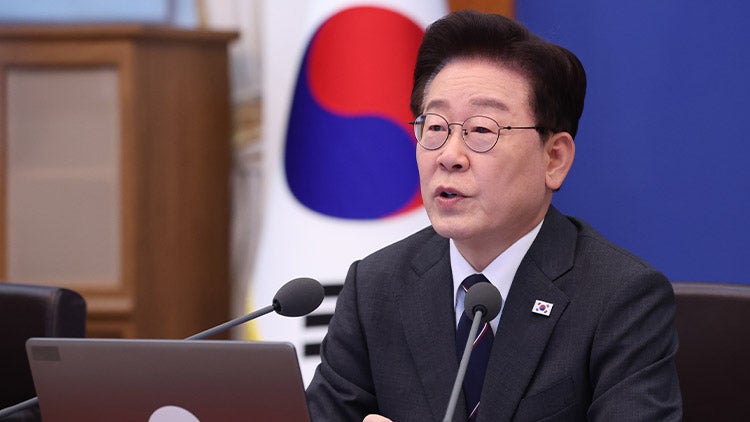 李대통령 "노동자에 <b>중금속 배출주사</b> 투약, 중대한 인권 침해…엄중 대...