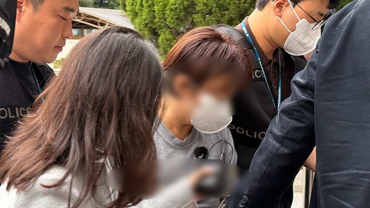 "왜 살해했냐" 질문에도 '묵묵부답'…<b>강서구 친모 살해</b> 딸 구속 심사