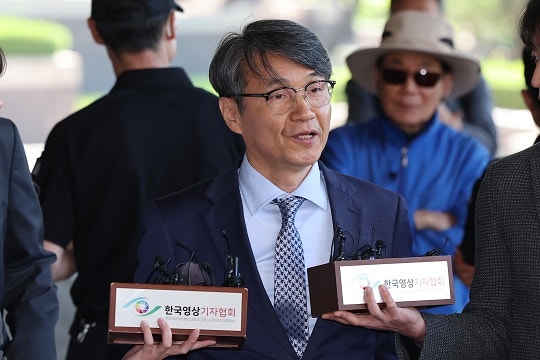 <b>최재영 목사</b> <b>검찰</b> 출석…“명품백 아닌 김건희 여사가 본질”