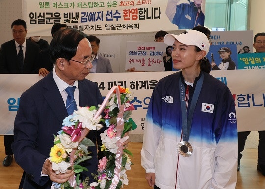 <b>사격</b> 은메달 <b>김예지</b>, <b>기자회견</b> 중 실신…현장서 회복