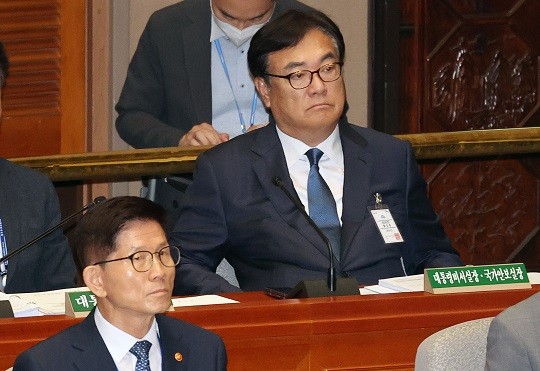 <b>정진석</b> “대통령 <b>국회</b> 개원식 불참 내가 건의…이성 잃은 <b>국회</b>”
