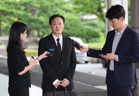 <b>티메프</b> <b>대표</b> 검찰 출석…“뱅크런이 사태 원인”