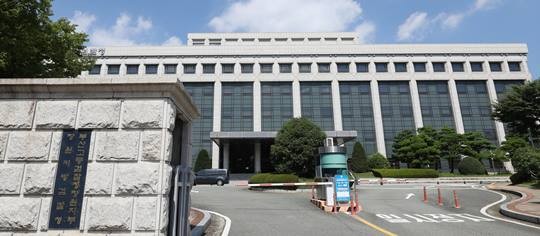 검찰, <b>김영선</b>·<b>명태균</b> 압수수색…<b>정치자금법</b> 위반 혐의