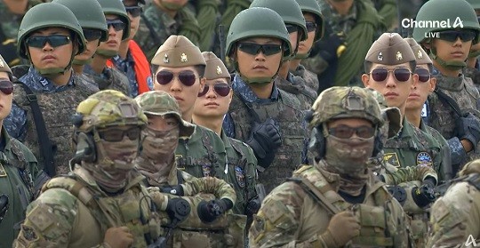 <b>국군의</b>날 기념 <b>시가행진</b>…‘현무-5’ 최초 공개
