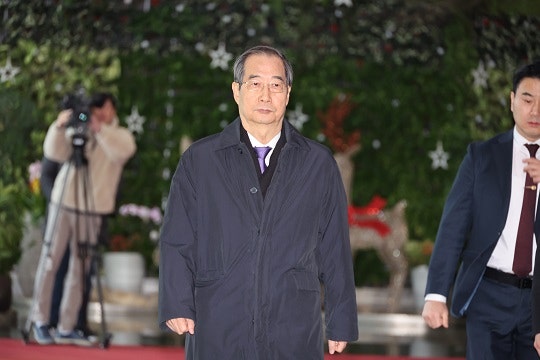 [속보]정부, <b>이재명</b> ‘<b>국정</b>협의체’ 제안에 “여야 포함 국회와 협력 준...