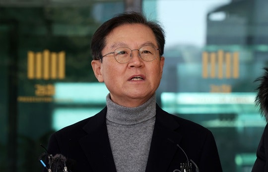 尹<b>영장</b>에 ‘<b>형소법 예외</b>’ 명시…尹 측 “판사 징계해야”