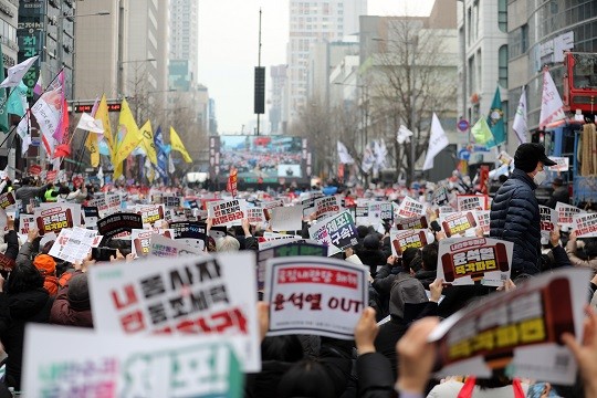 경찰, ‘尹<b>부부 딥페이크</b> 영상’ 제작·상영 유튜버 입건