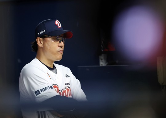 “부진한 성적에 책임”…두산 베어스 <b>이승엽 감독</b> 자진 <b>사퇴</b>