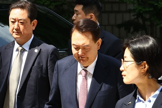 경찰, 尹 12일 소환통보…<b>비화폰 삭제</b>지시 혐의 추가