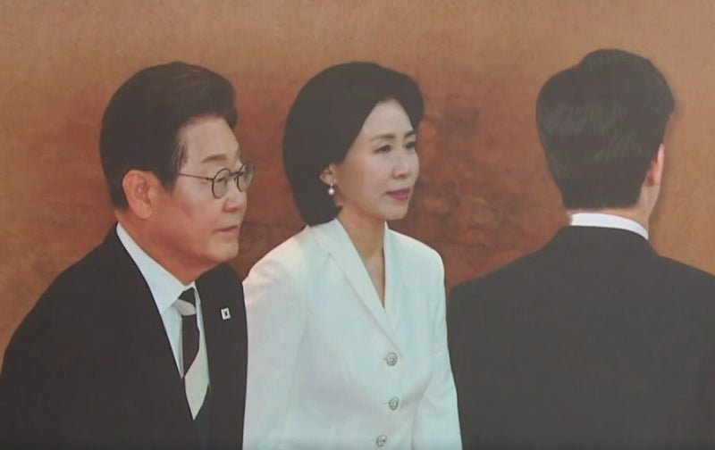 이 <b>대통령 장남</b>, 삼엄한 경호 속 <b>비공개 결혼</b>