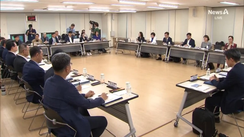 검찰 <b>보고</b> 30분 만에 파행…방통위·해수부도 <b>중단</b>