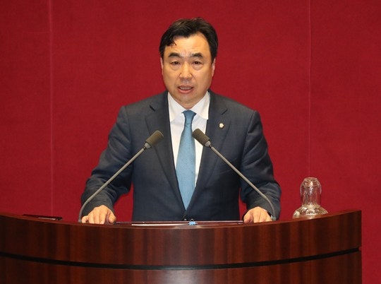 ‘<b>민주당 돈봉투</b>’ 윤관석 전 의원 가석방 결정