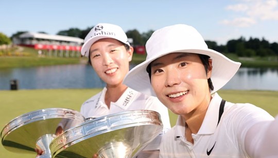 <b>임진희</b>-<b>이소미</b>, 짝 이뤄 생애 첫 <b>LPGA 우승</b>