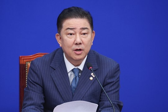 <b>김병기</b> “<b>민생 방해 세력</b>과 <b>전면전</b> 선언…원칙 없는 협상·타협 안해”
