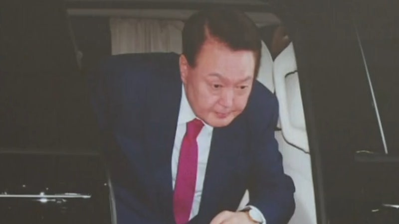 尹 9시간 넘게 조사…특검, <b>구속영장 청구</b> 검토