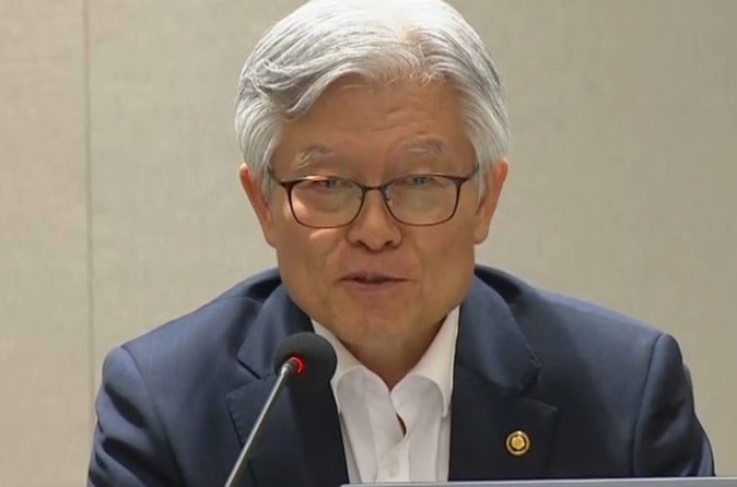 최동석 <b>임명장 수여</b>…원조 친명 “세상에 우려 많다”