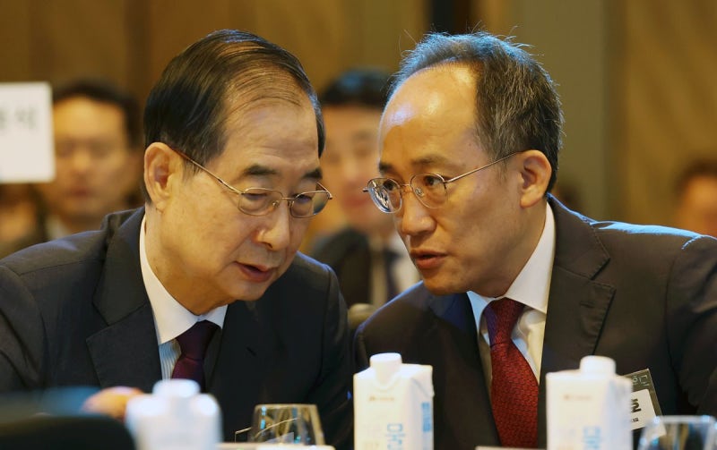 <b>내란</b><b>특검</b> “추경호, <b>계엄</b> 직후 한덕수와도 통화”