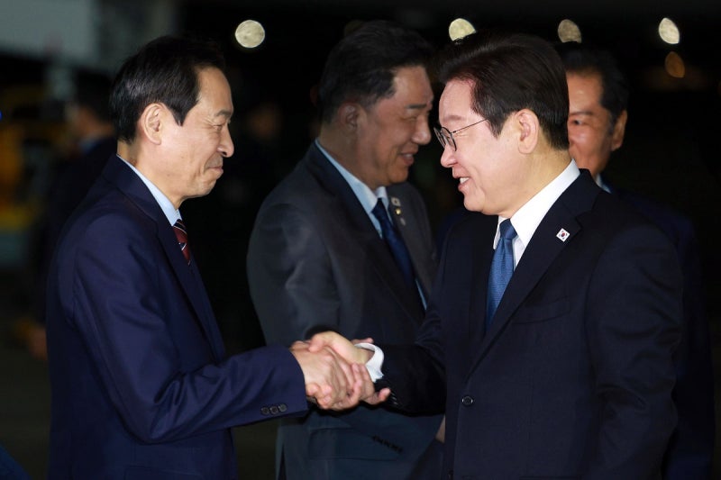 李 <b>대통령</b>, 귀국 직후 “<b>장동혁</b> 국힘 대표와 <b>회동</b> 즉시 <b>추진</b>하라”