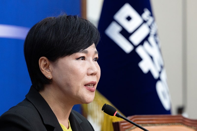 與 전현희, ‘<b>캄보디아</b> 사태’에 “<b>군사조치</b> 배제 안돼”