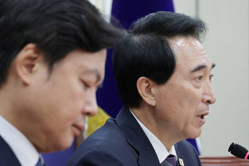 與 “<b>재판중지법</b> 처리 않기로…대통령실과도 조율”