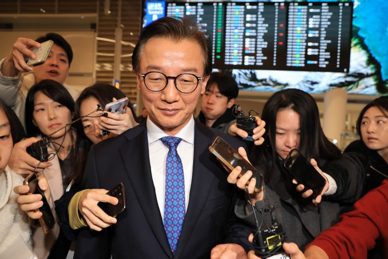 경찰, ‘통일교 의혹’ <b>전재수 의원실</b> 등 <b>압수수색</b>…김건희 특검도 포함