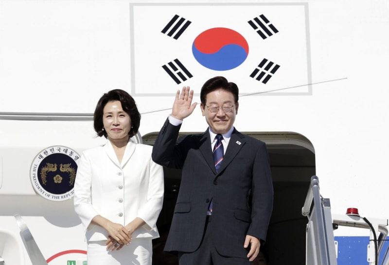 <b>이재명</b> 대통령, <b>제네바 도착</b>…곧 G7 정상회의 일정 시작