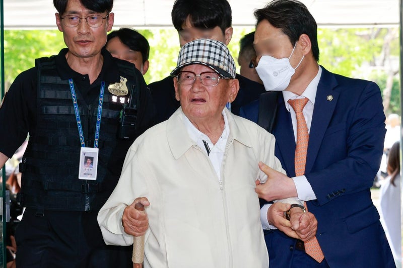 ‘국힘 당원 가입 압력’…이만희 신천지 총회장 구속