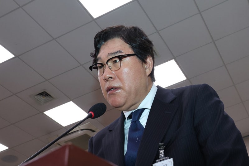 김성태 ‘제3자뇌물’ 2심, 공소기각 파기…“다시 심리하라”