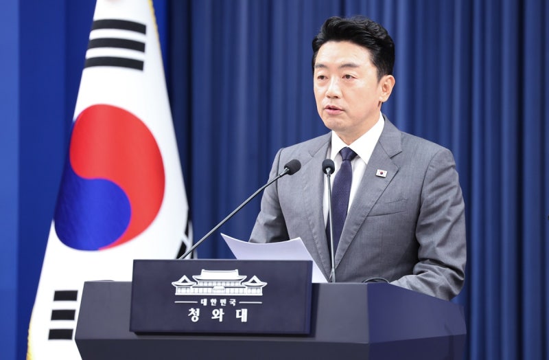 <b>이 대통령</b>, 카타르 부왕 서거에 <b>조전</b>…강훈식 조문특사 파견
