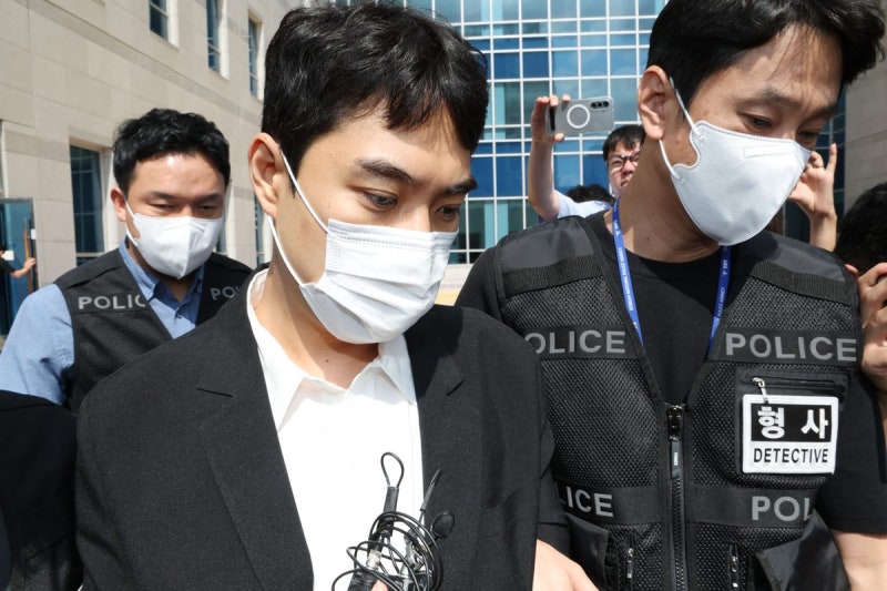 ‘아동 성범죄’ <b>최영중</b> 추가 범행 정황 “다른 여성 신체 사진 발견”