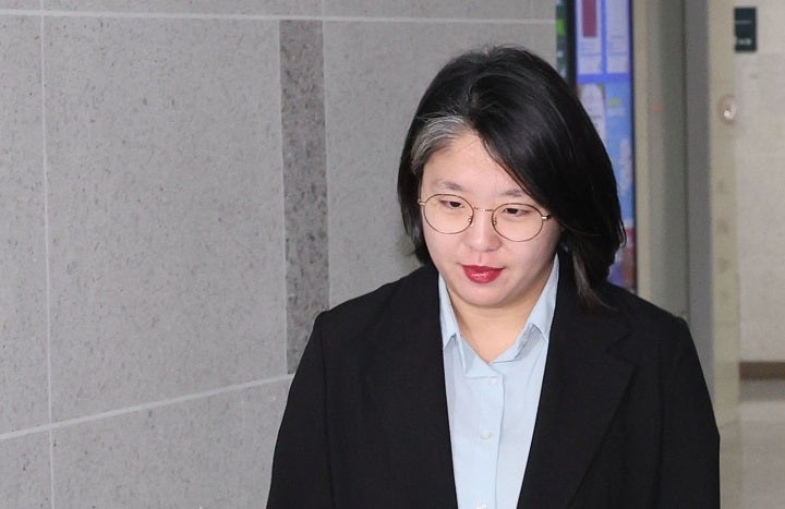 靑, <b>용혜인 의원직</b> 사퇴 논란에 “소명할 기회 있어야”