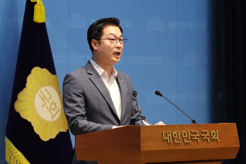 <b>김동아</b> “<b>한동훈</b>, 김승원 수사기록 불법으로 받아…<b>공수처</b>에 <b>고발</b>”