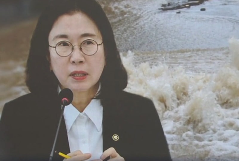 폭우 비상인데 퇴근한 <b>기상청장</b> “예측 못했다”