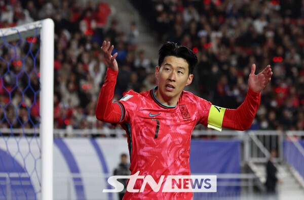 '<b>손흥민</b> 경계령 발동' <b>포체티노</b> 감독 큰일 났다? "특별한 주의 기울여야...