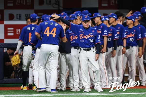 '피홈런 <b>마무리</b>' <b>김서현</b>, 김경문 감독은 그래도 믿는다…"5차전 <b>마무리</b>...