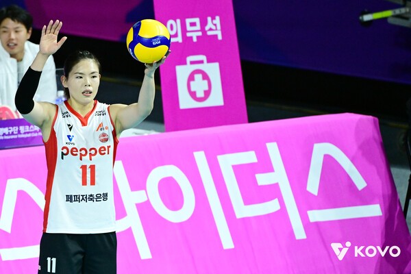'시마무라+조이 효과' 장소연호 <b>페퍼저축은행</b>, 1위 흥국생명에도 3-0 승...