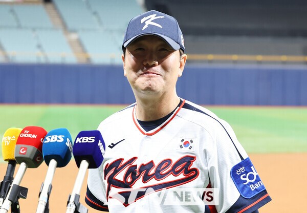 [STN 현장] '승장' 류지현 감독 "<b>젊은</b> 불펜 <b>투수</b>들의 국제 경쟁력 확인한...