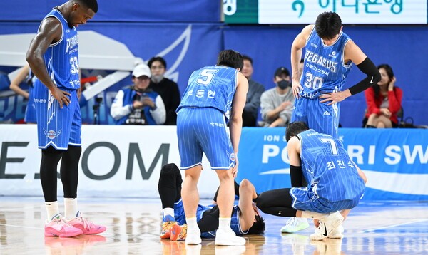 대구 한국가스공사, 연장 접전 끝에 무너져 ... <b>허훈</b> '28<b>득점</b>' 앞세운 부...