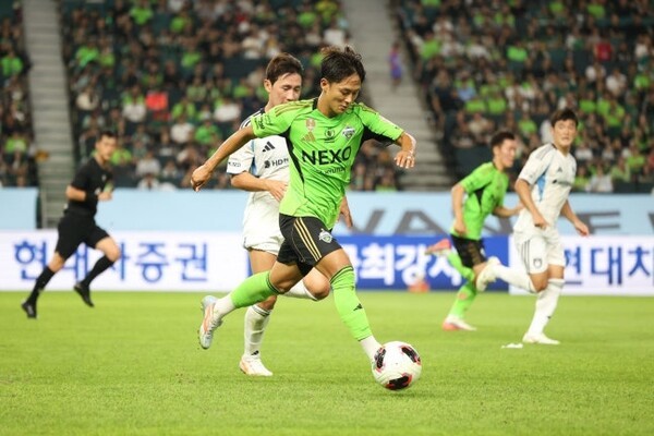 전북 <b>이승우</b>, 22일 경기서 <b>상대</b>팀 <b>감독</b>과 <b>신경전</b> '논란'