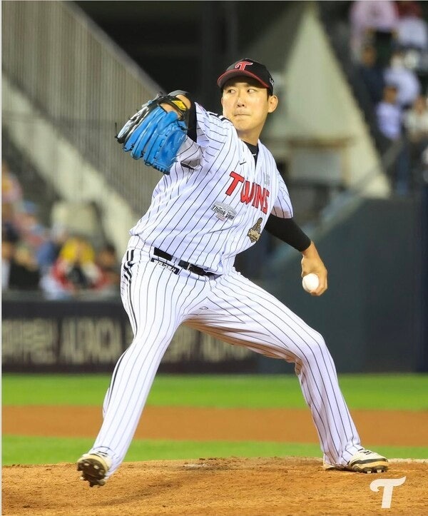 정규시즌 4위 LG가 14일 서울 잠실구장에서 5위 두산과 2026 신한 SOL KBO리그 WC 결정 1차전을 치른다. (▲LG트윈스 투수 손주영). /사진=LG트윈스