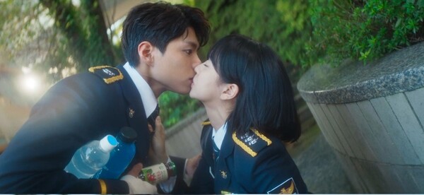 '<b>굿보이</b>' 박보검이 <b>파킨슨병</b>? 비극 예고하며 시청률 상승 [종합]