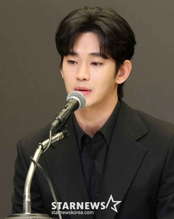 <b>김수현</b>, 광고주와 본격 소송..'품위 유지 위반' 놓고 대립